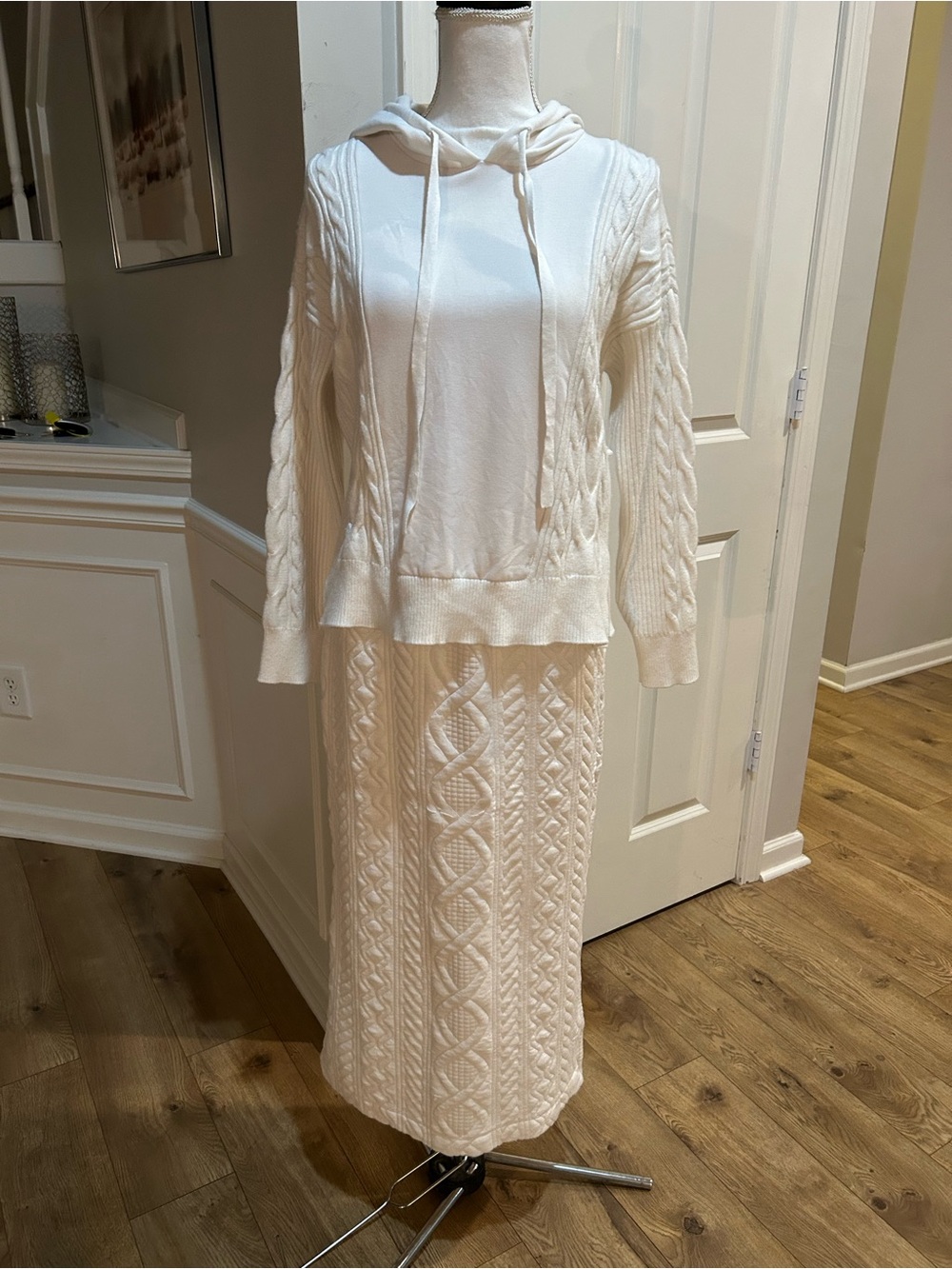 Lou & Grey Women's Cream Cable Knit hoodie & Maxi Skirt outfit small